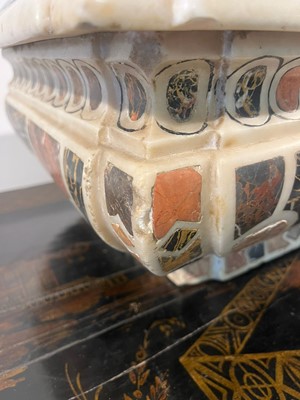 Lot 586 - A specimen marble casket