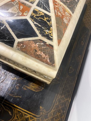 Lot 586 - A specimen marble casket