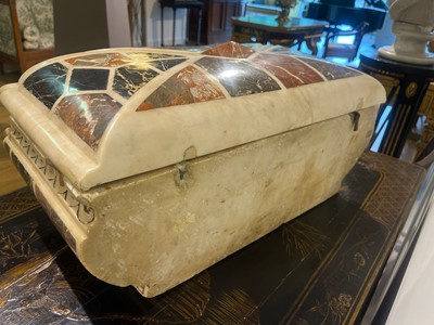 Lot 586 - A specimen marble casket