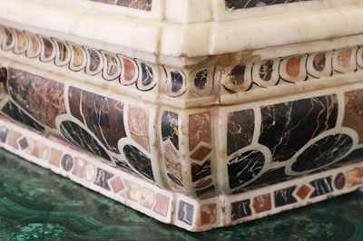 Lot 586 - A specimen marble casket