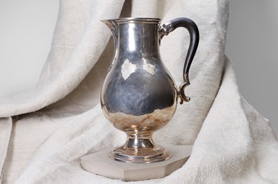 Lot 549 - An Irish George II silver ewer