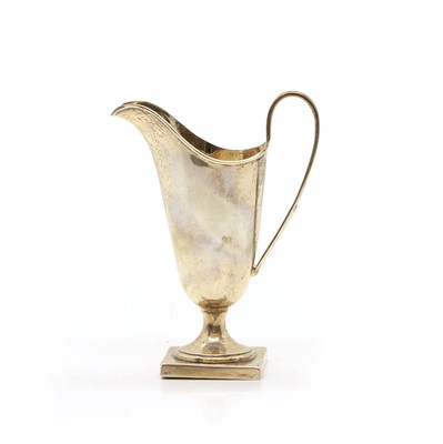 Lot 4 - A George III style silver cream jug