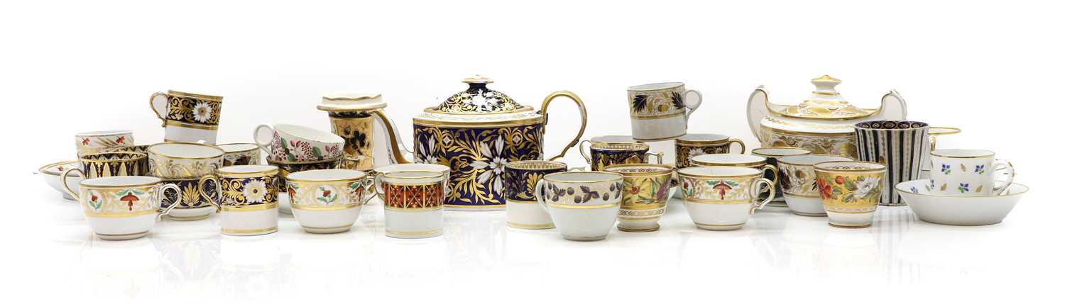 Lot 171 - A large collection of porcelain teawares