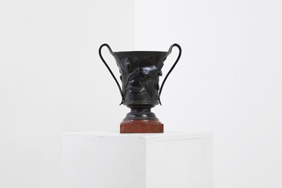 Lot 558 - A Grand Tour bronze urn