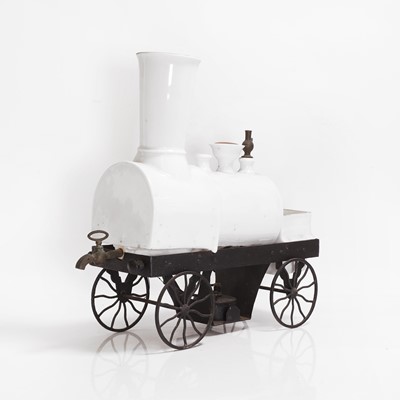 Lot 122 - A novelty steam engine ceramic brandy decanter
