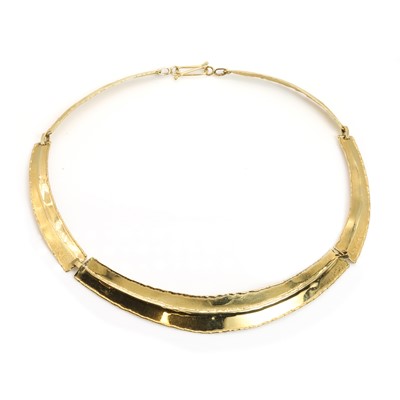 Lot 113 - An Italian gold collar necklace