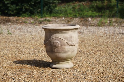 Lot 549 - A terracotta garden urn