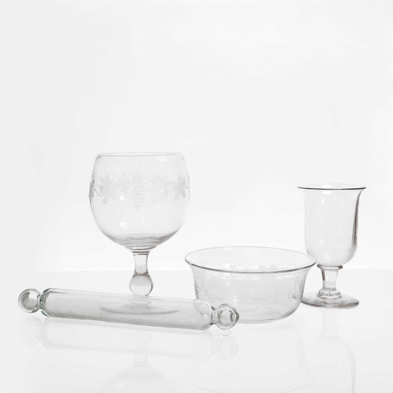 Lot 105 - A large glass rummer