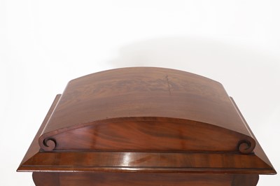 Lot 137 - A William IV mahogany cellaret