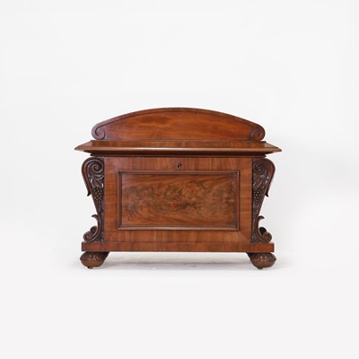 Lot 137 - A William IV mahogany cellaret