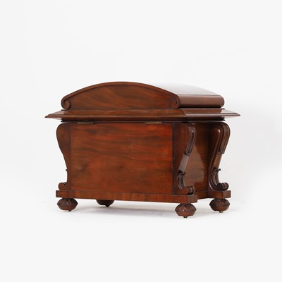 Lot 137 - A William IV mahogany cellaret