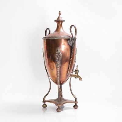 Lot 126 - A Regency copper samovar