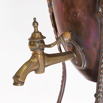 Lot 126 - A Regency copper samovar