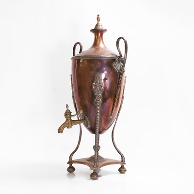 Lot 126 - A Regency copper samovar