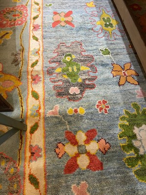 Lot 508 - An Oushak wool carpet