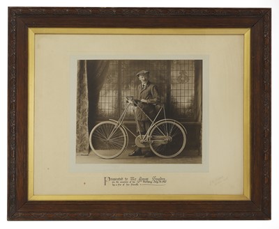 Lot 433 - A collection of prints and photographs