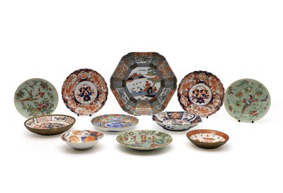 Lot 182 - A collection of Chinese and Japanese porcelain plates