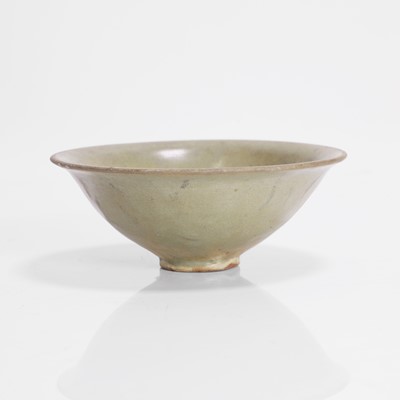 Lot 310 - A Korean celadon-glazed bowl