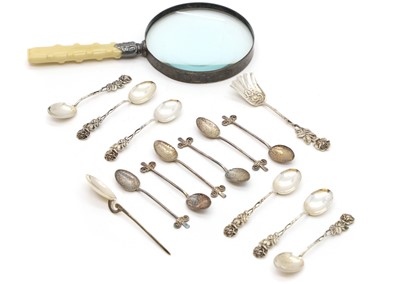 Lot 42 - Three cased sets of silver spoons