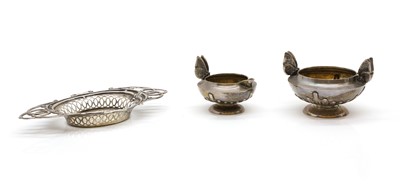 Lot 16 - A group of three silver items