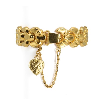 Lot 215 - A hollow link gold bracelet