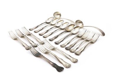 Lot 28 - A set of silver kings pattern flatware