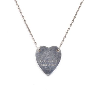 Lot 1268 - A Gucci heart pendant