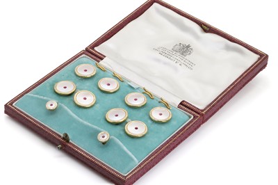 Lot 306 - A cased set of 9ct gold and mother of pearl dress studs