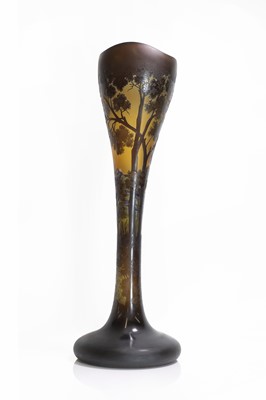 Lot 98 - A large Art de Michou cameo glass vase