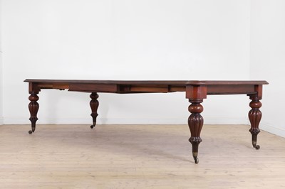 Lot 10 - A William IV mahogany extending dining table