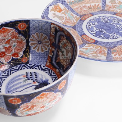 Lot 256 - Two Japanese Imari pieces