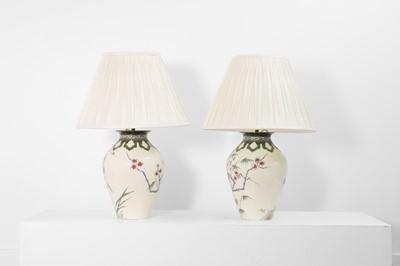 Lot 33 - A pair of maiolica table lamps