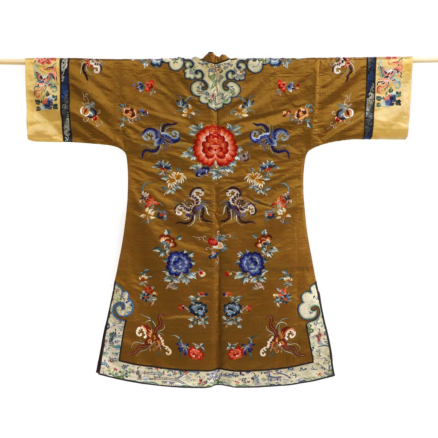 Lot 192 - A Chinese embroidered lady's robe,