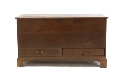 Lot 645 - An oak mule chest