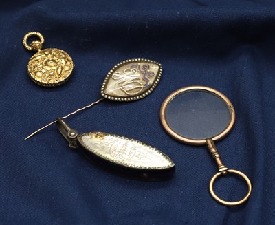 Lot A collection of jewellery items