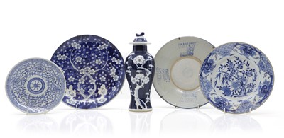 Lot 132 - A collection of Chinese blue and white