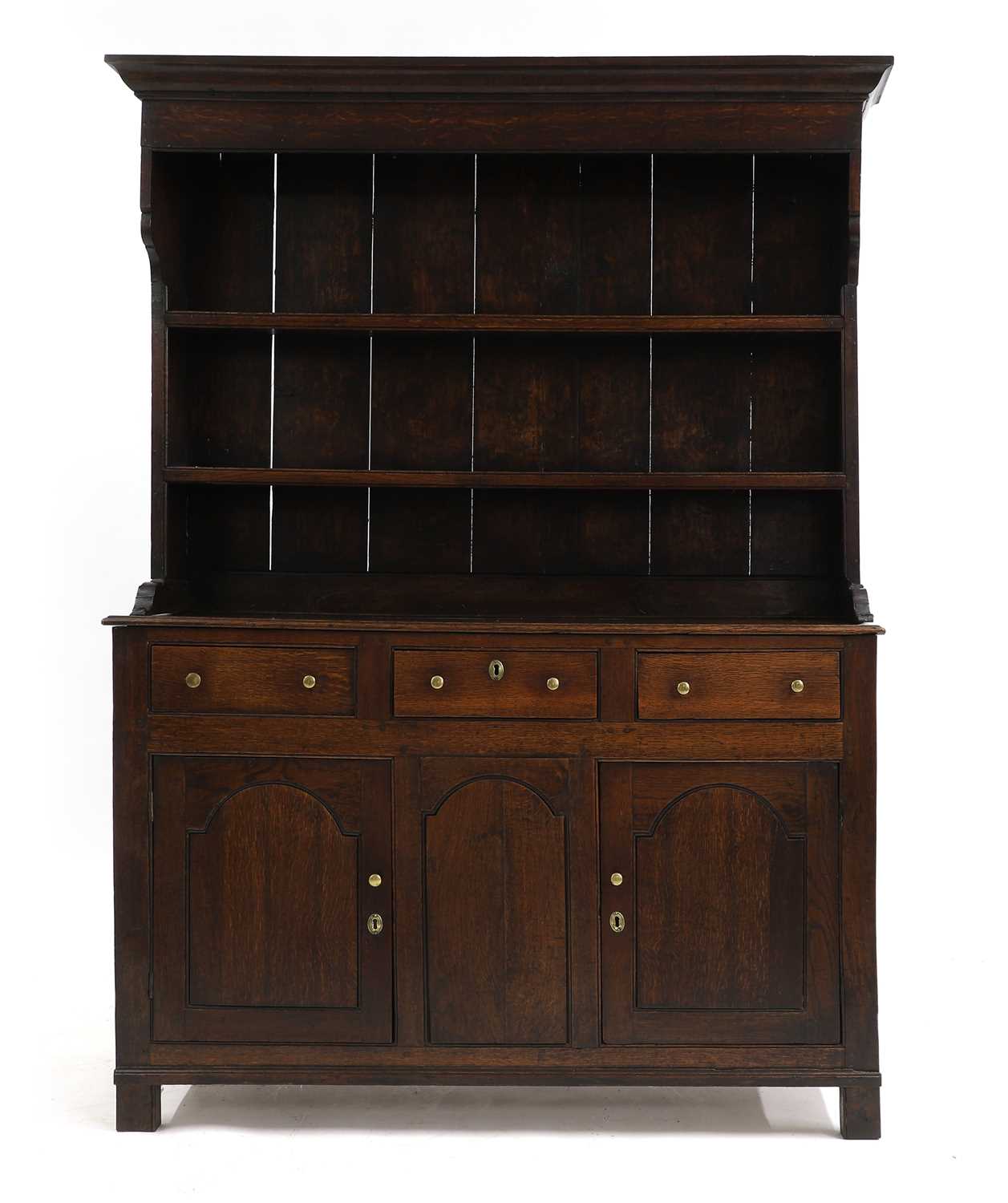 Lot 609 - A small George III oak dresser