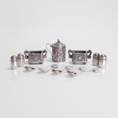 Lot 486 - A collection of Chinese export silver