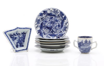 Lot 45 - A collection of Chinese export blue and white porcelain 