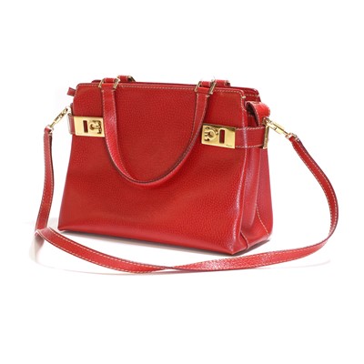 Lot 1535 - A Salvatore Ferragamo red leather 'Gancini' bag