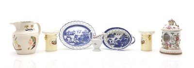 Lot 76 - A collection of English and export porcelain