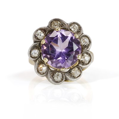 Lot 175 - An amethyst and diamond floral cluster ring