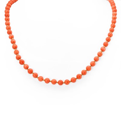 Lot 198 - A single row coral bead necklace