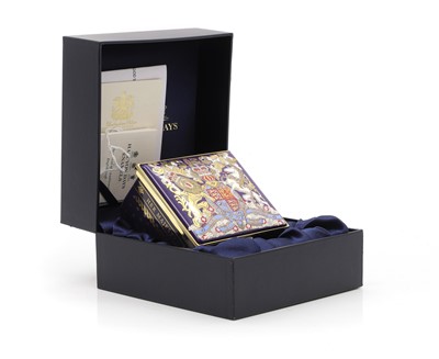 Lot 136 - A Halcyon Days porcelain music box