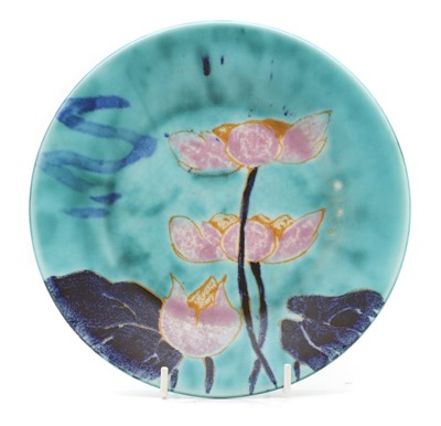 Lot 131 - A Clarice Cliff 'Inspiration Lily' pattern plate