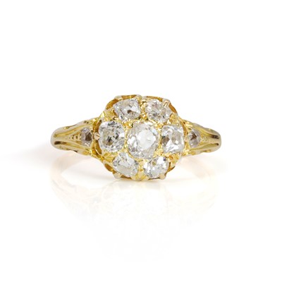 Lot 27 - A Victorian diamond cluster ring