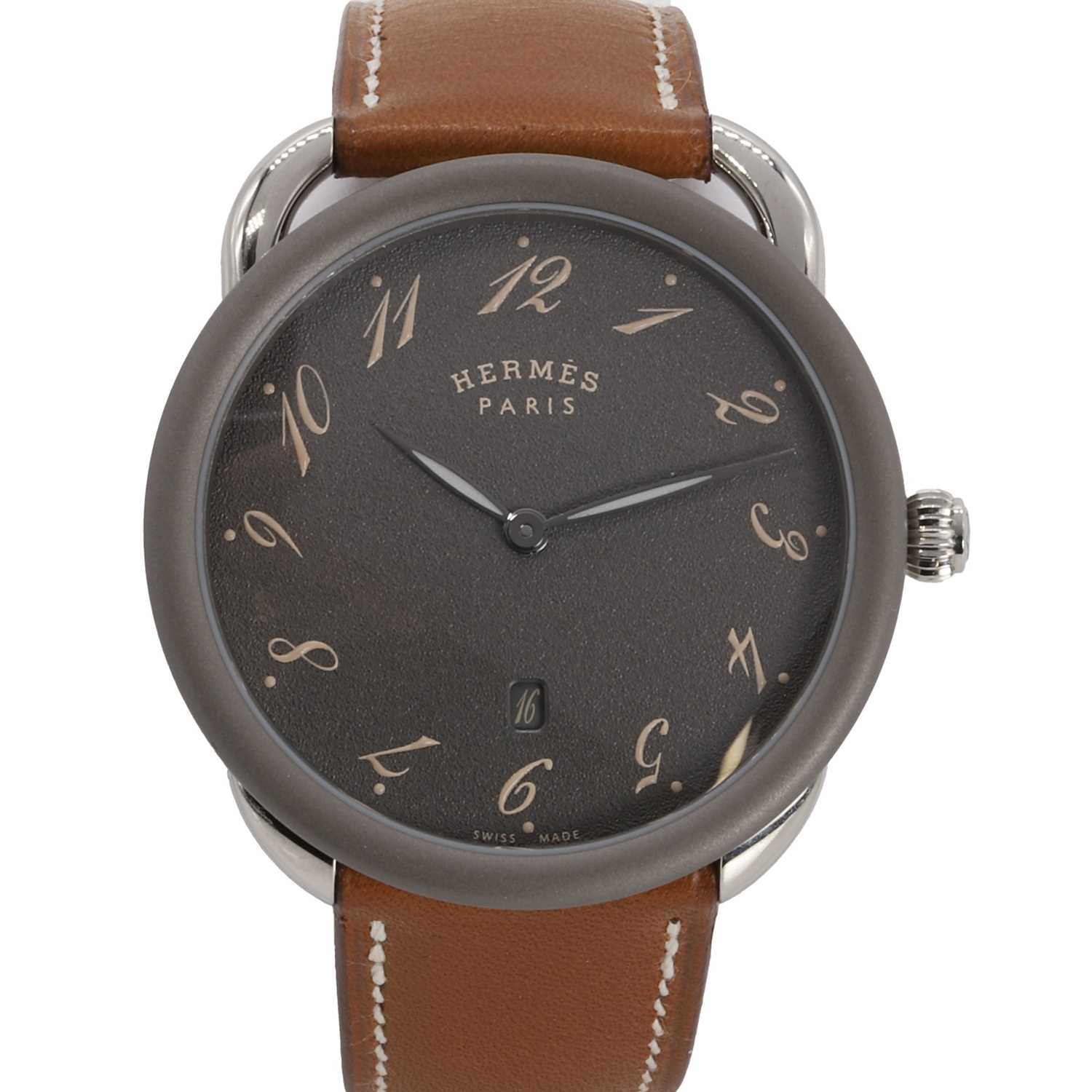 Lot 435 - A gentlemen's stainless steel and titanium Hermès Arceau quartz strap watch