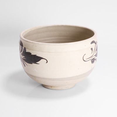 Lot 9 - A Chinese earthenware bowl