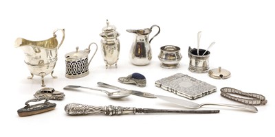 Lot 29 - A collection of silver items