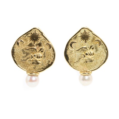 Lot 116 - A pair of 18ct gold and pearl Zodiac Shiraz earrings, by Elizabeth Gage